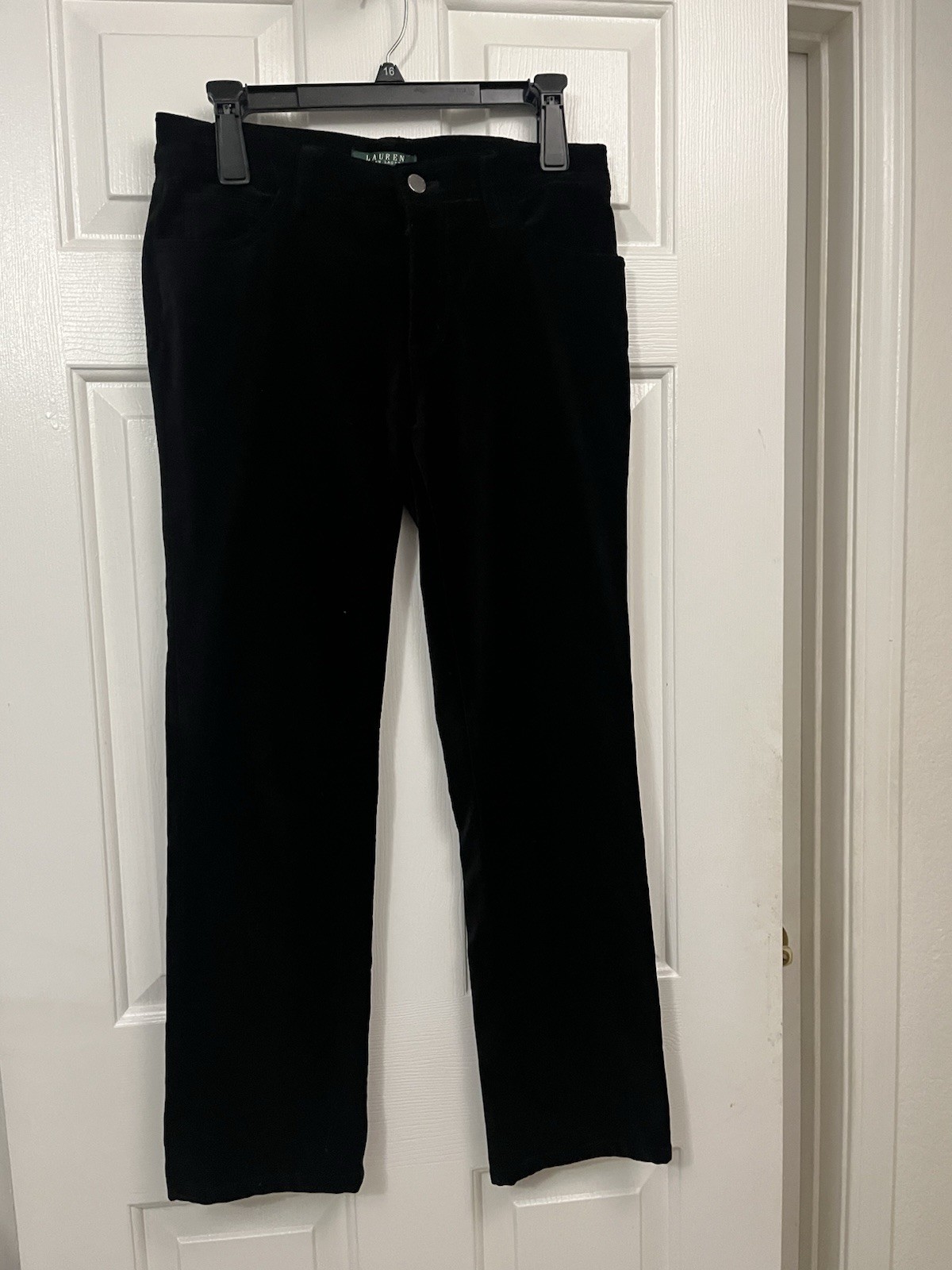 Lauren Ralph Lauren Women’s velveteen black Pants. Size 4. 98% Cotton 2% Spandex