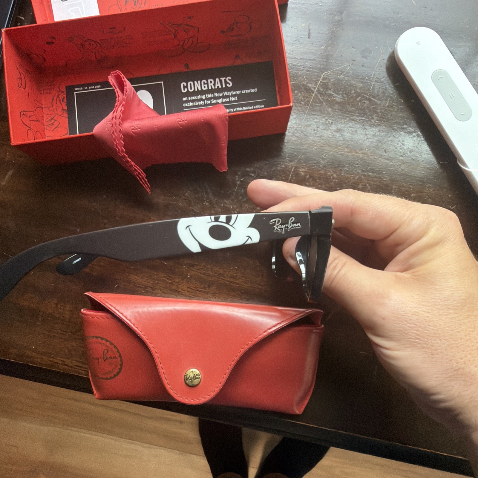 Ray Ban X Disney Sunglasses Limited Edition J18 New Wayfarer RB2132 Rare HTF. 