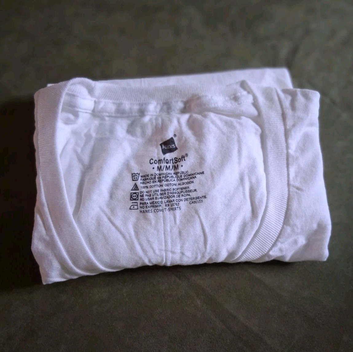 Hanes ComfortSoft Tagless classic V-Neck T-Shirt Undershirt cotton, Size Med New