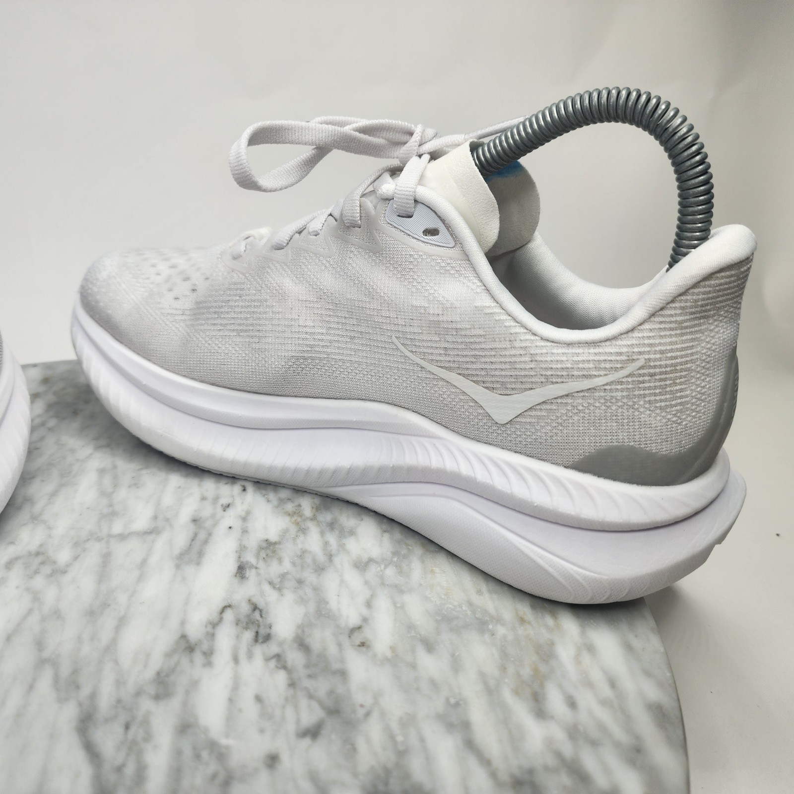 Hoka One One Mach 6 Triple White Running Shoe’s Women’s Size 7D 1147834WWH