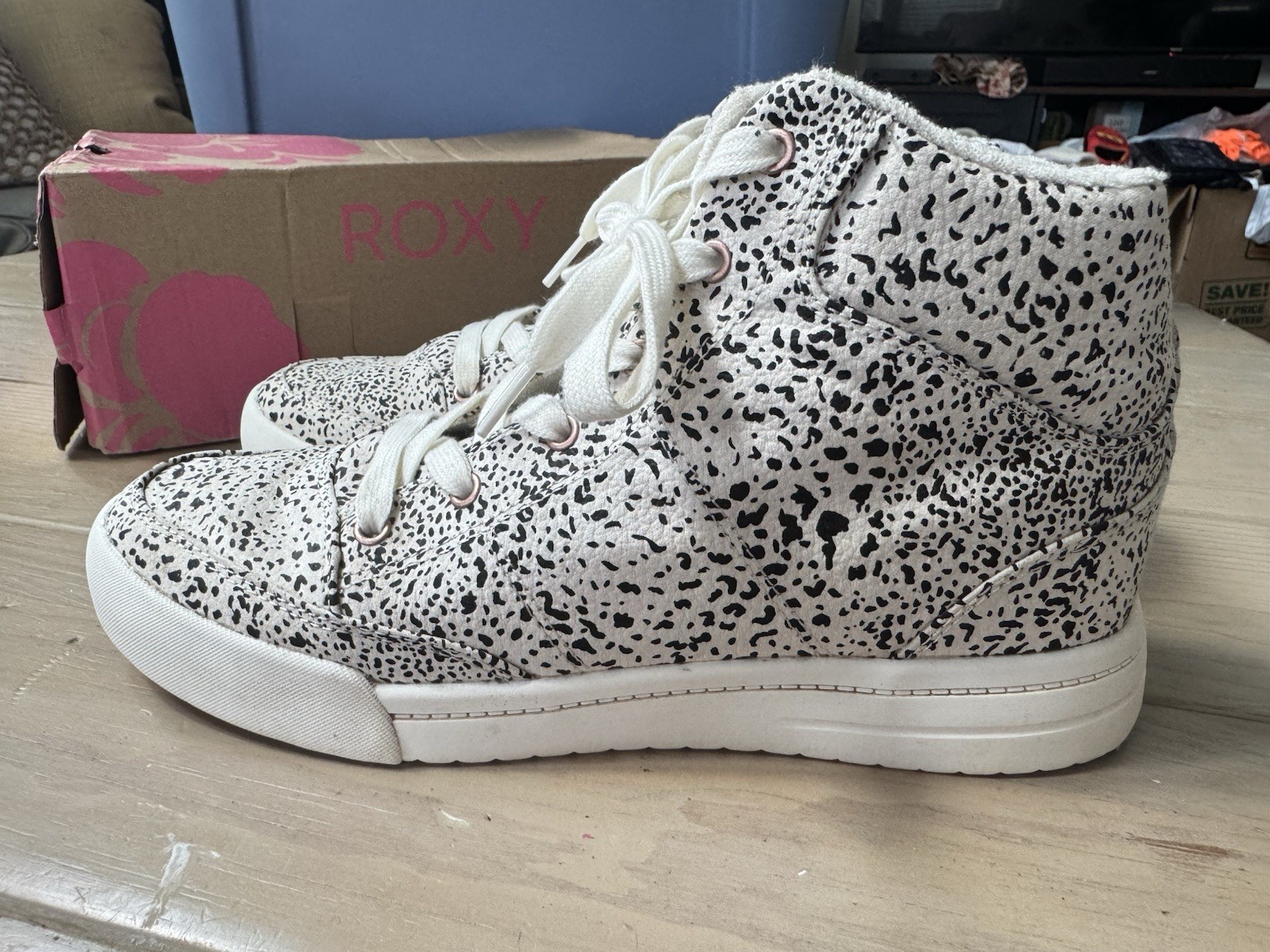 Roxy Camy U Women’s Size 10 Hidden Wedge High Top Sneakers Black White Print