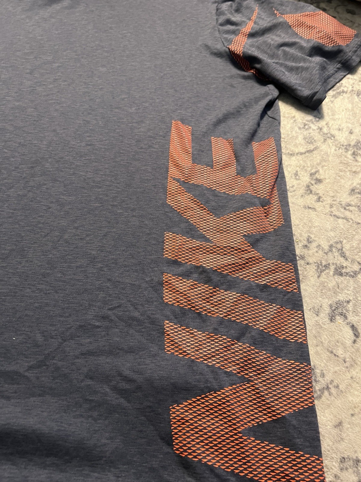 Nike Dri-FIT Men’s XL Gray/Orange Graphic Logo Crew Neck Tee Breathable