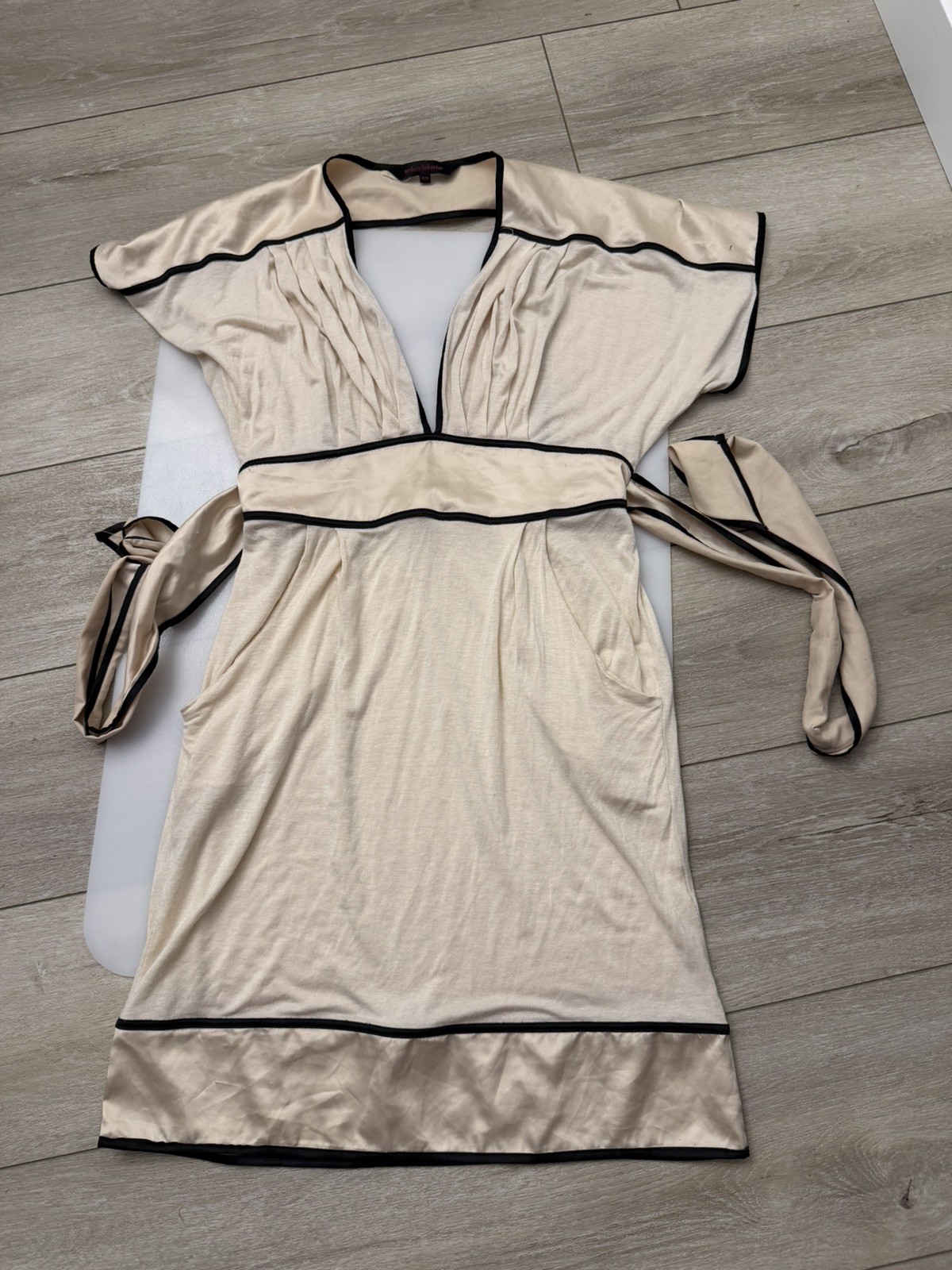 Urban Behavior Champagne Open Back Tie Dress | Contrast Trim | Size M