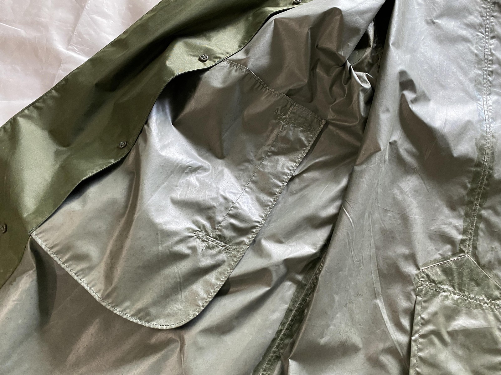 Vintage Military Blauer Raincoat Mens Green Nylon Rubber Coated Jacket Vietnam
