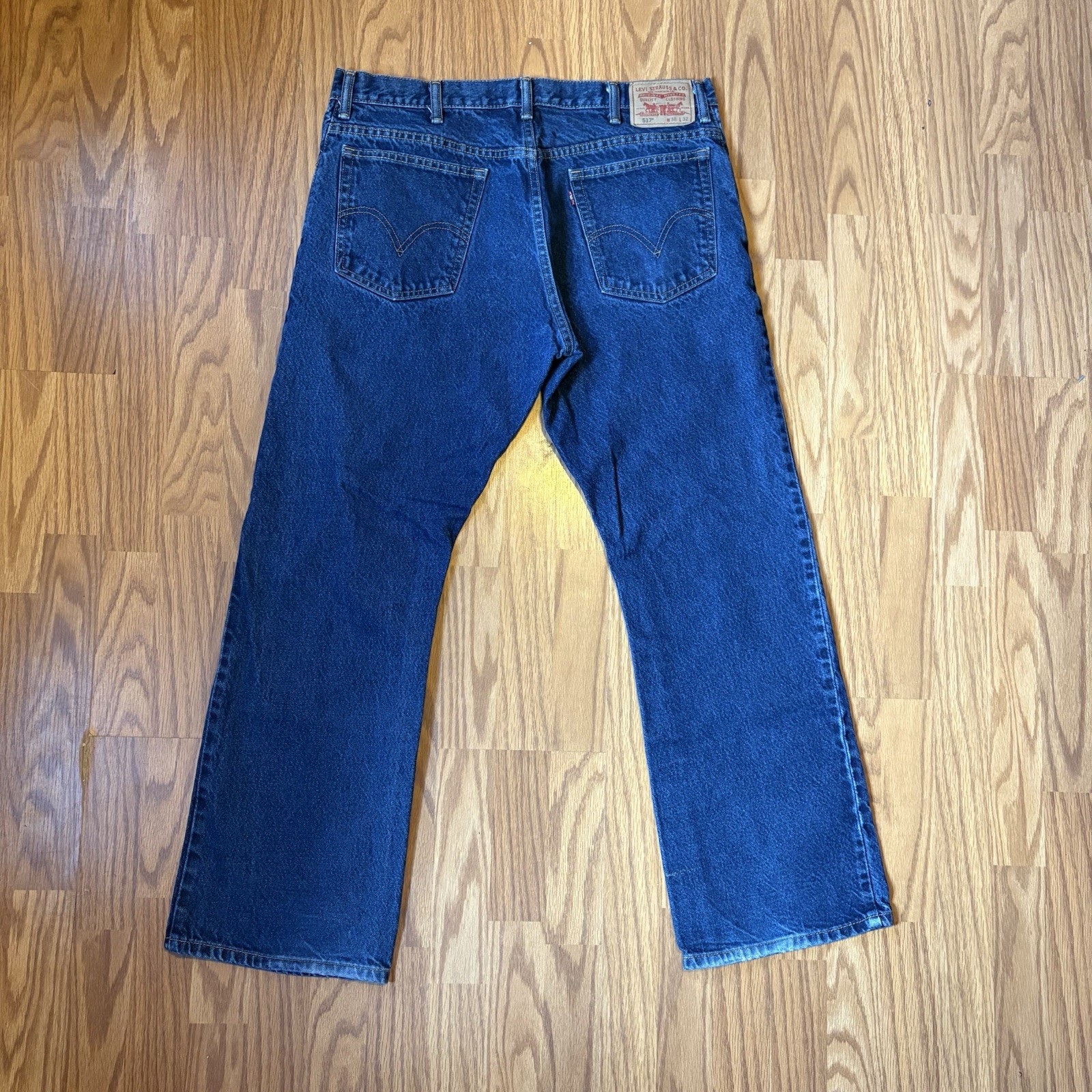 2000s Levi’s Boot Cut Men’s Dark Blue Denim Jeans Tagged Size 38