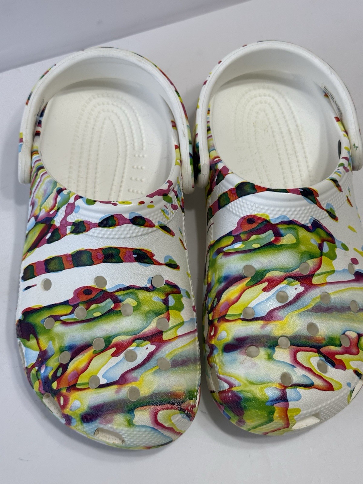 CROCS Multicolored Psychedelic Slip-On Casual Beach Clogs Sandals Sz W6 M4