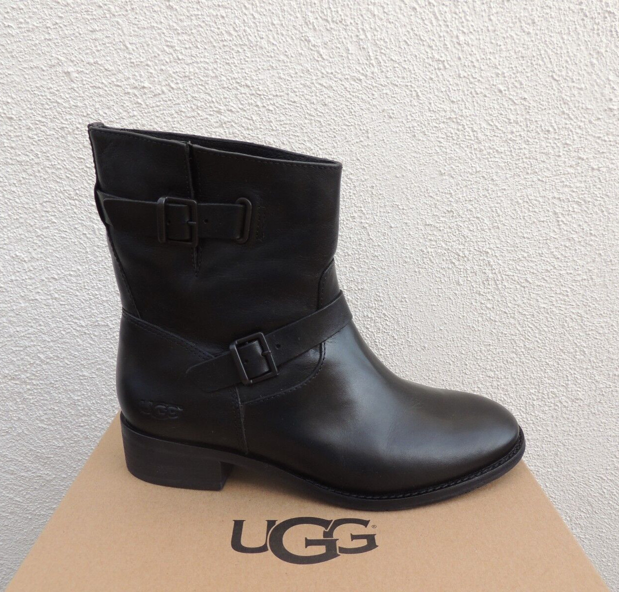 UGG FLETCHER BLACK WATER-RESISTANT LEATHER ANKLE BOOTS, US 9.5/ EUR 40.5 ~NIB