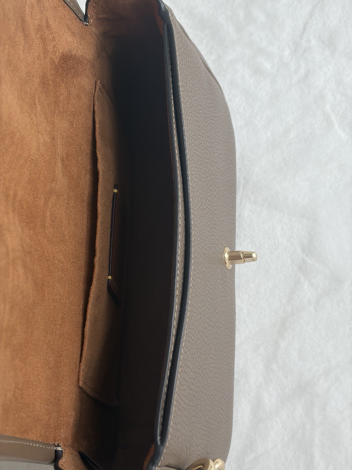 Coach Pebbled Shoulder Bag Dark Stone Turn Lock Crossbody Strap Gold Pockets