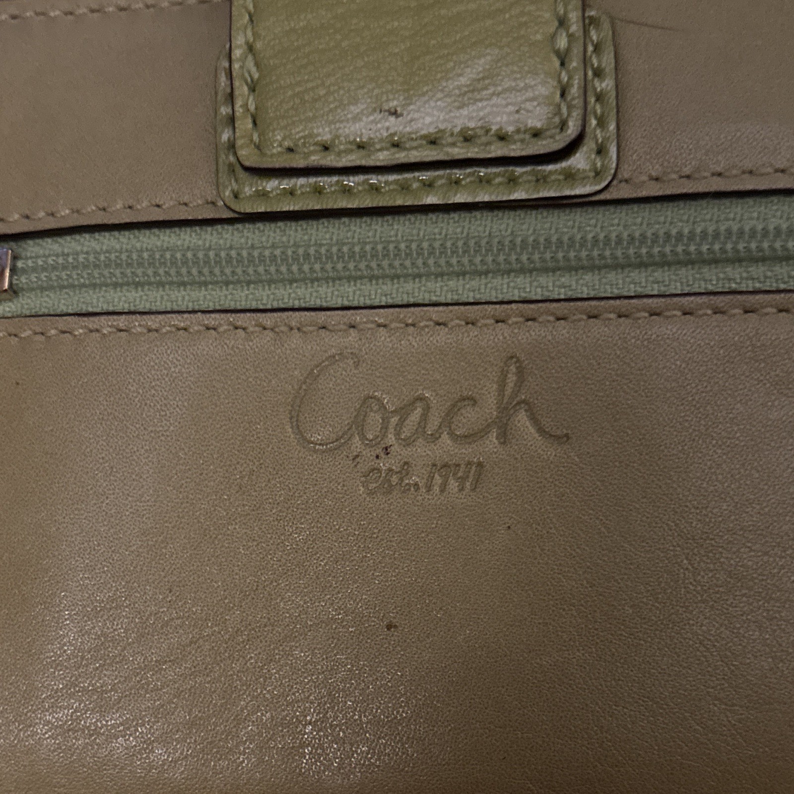 COACH Green/Beige Colorblock Bifold Wallet Turnlock Flap Zip Pocket ID