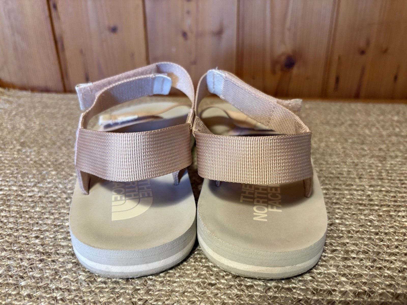 The North Face Womens Skeena Hiking Backpacking Sport Sandals Pink Strap Size 9