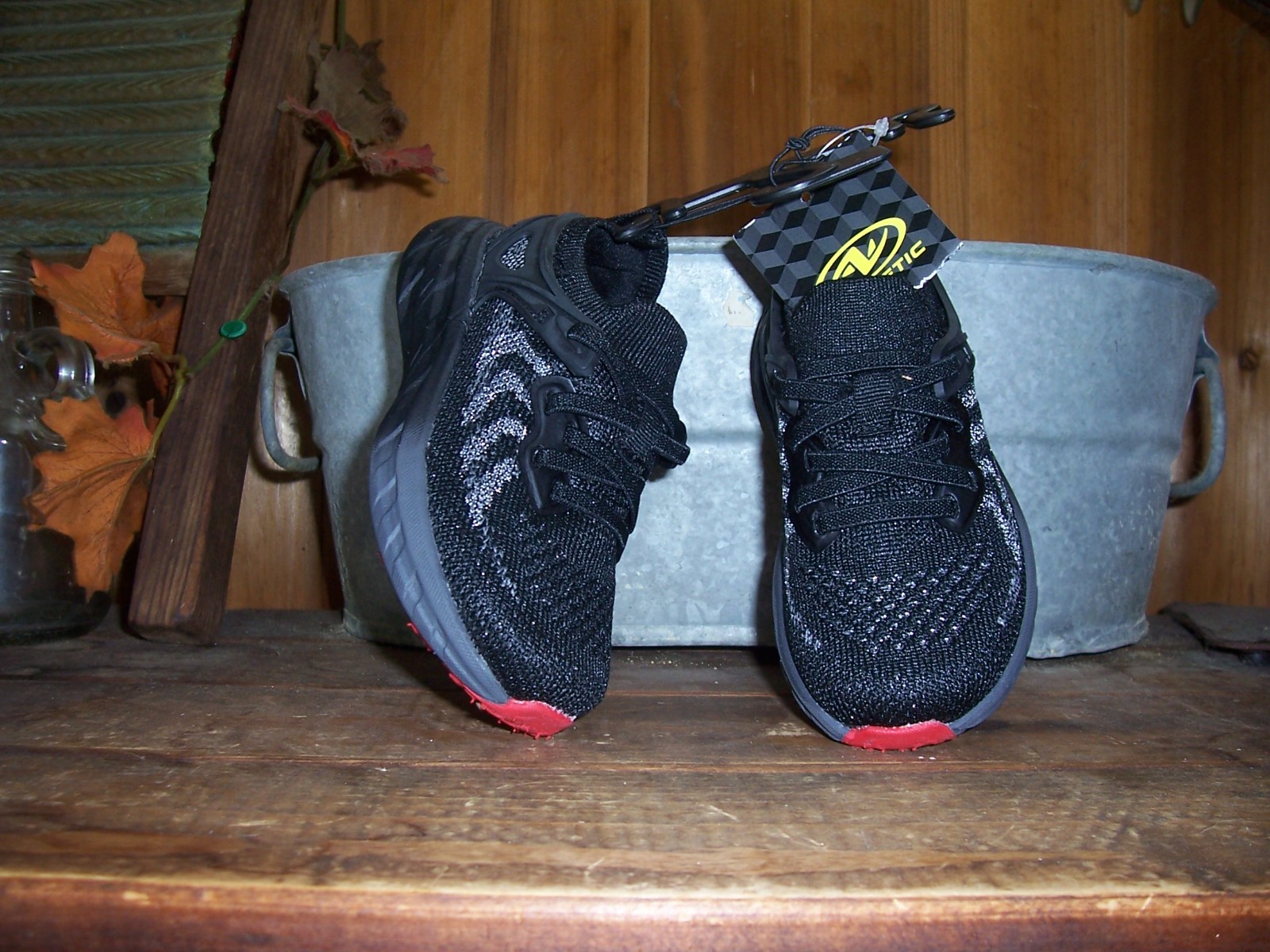 ATHLETIC WORKS BOYS TODDLER ATHLETIC SHOES SIZE 7 LACE DESIGN BLACK PLAY SCHOOL