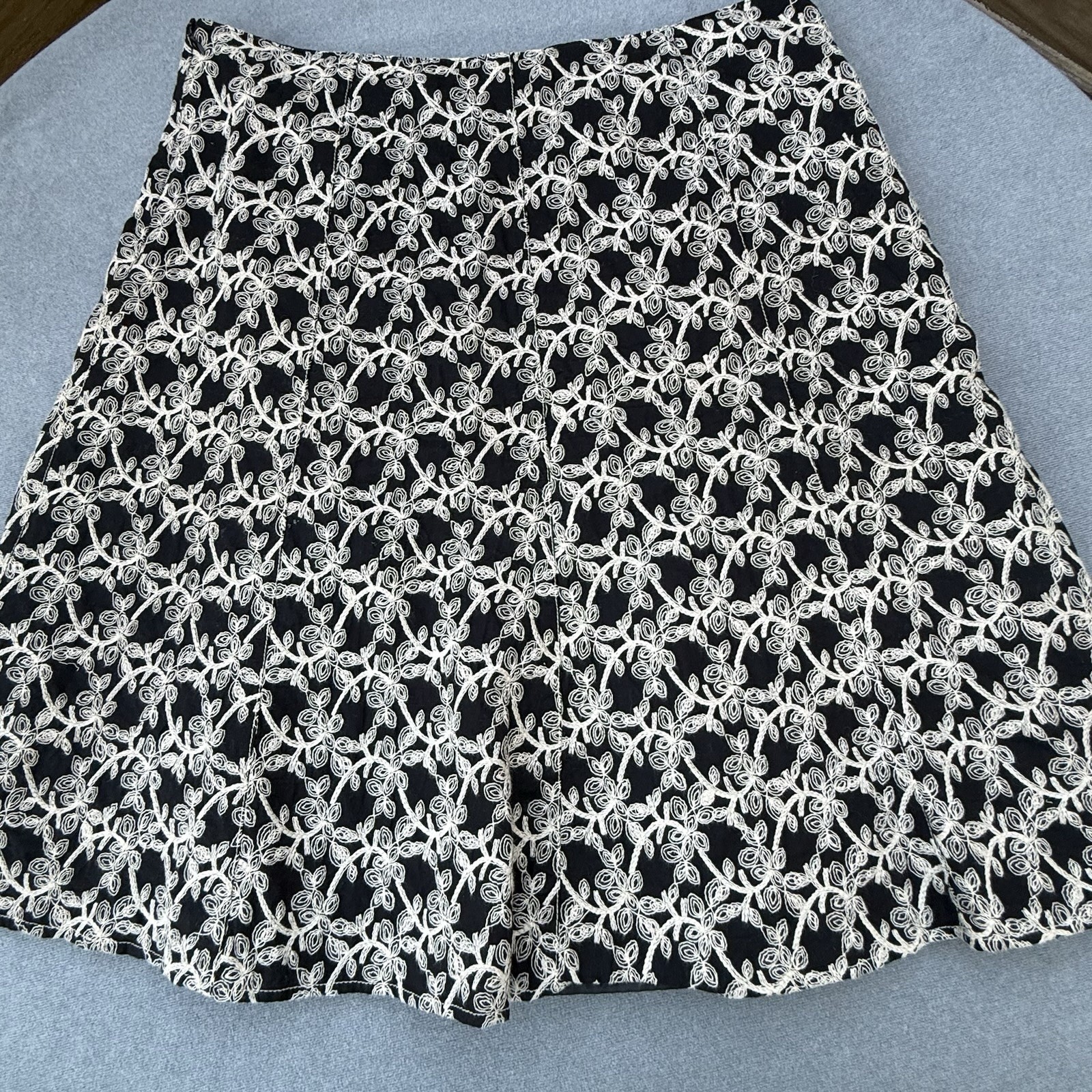 Axcess Black White Embroidered Floral A-Line Knee Length Skirt Size 12 Lined