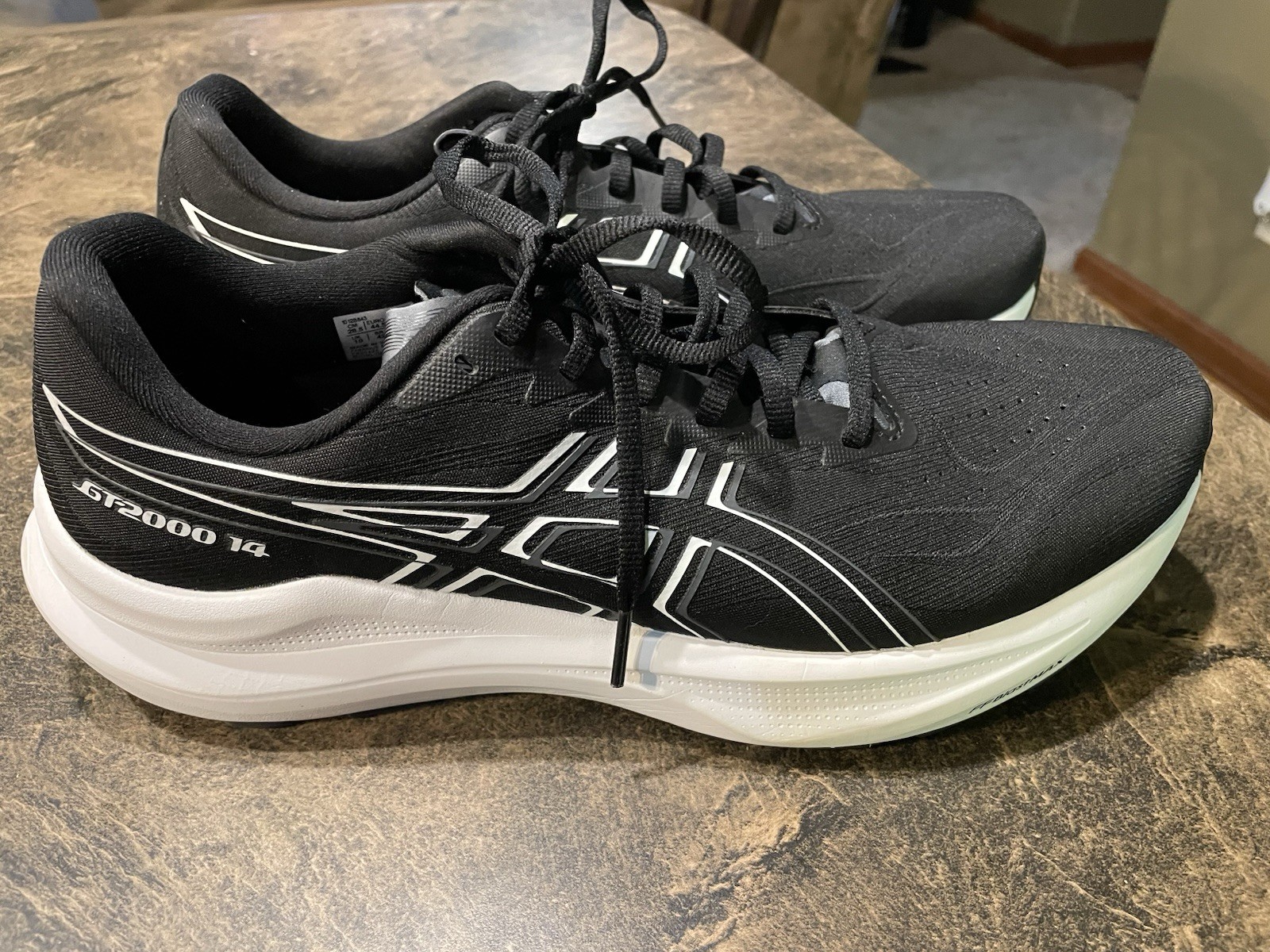 Men’s ASICS GT – 2000 14 Black White Running Shoes Sneakers Size 12