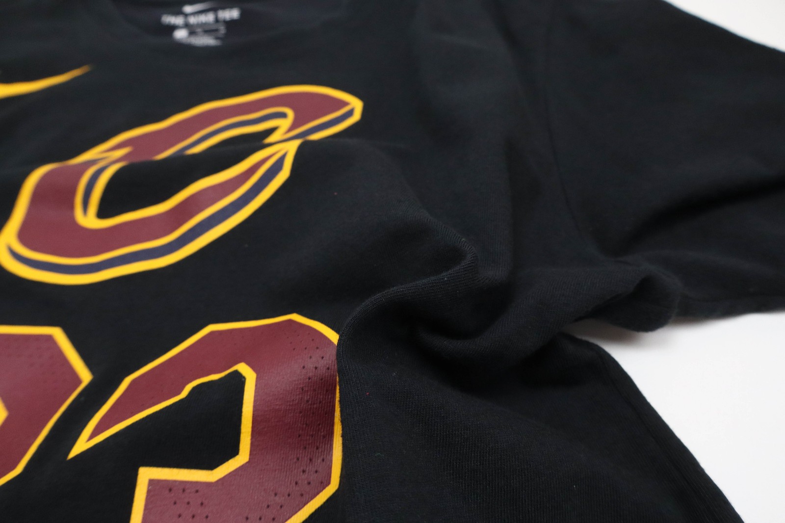 NIKE Dri-FIT LeBron James Cavaliers T-Shirt Mens M Athletic Fit