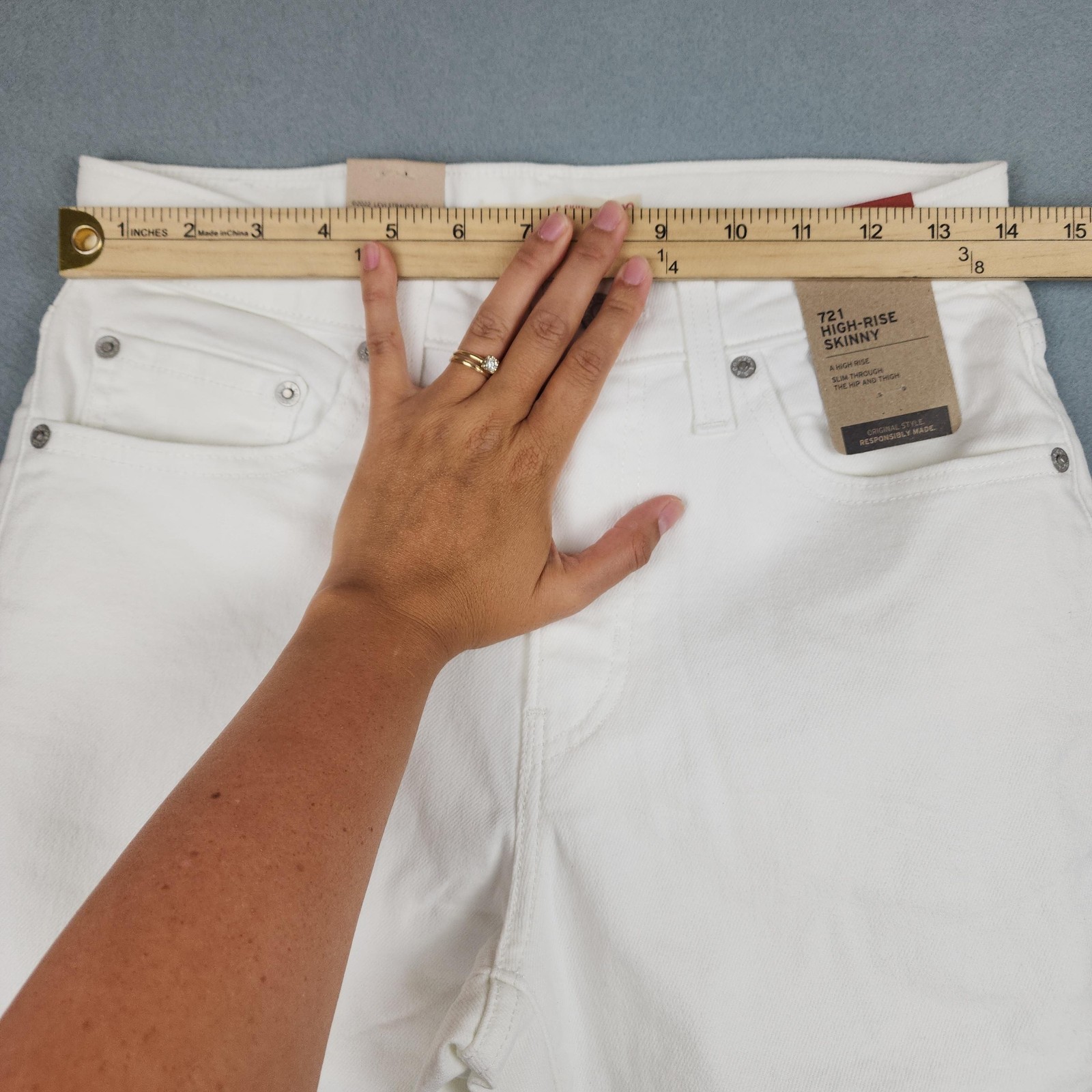 Levi’s 721 High Rise Skinny Jeans Womens 29×30 White Stretch Denim Casual NWT