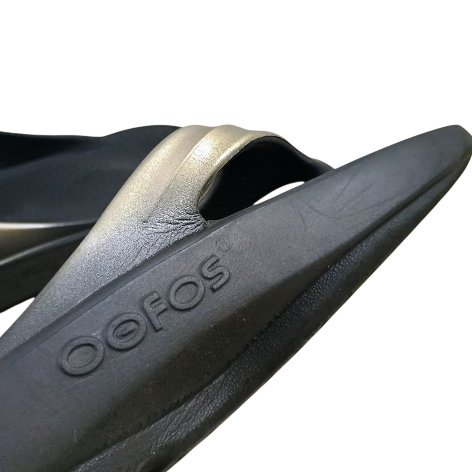 OOFOS Oolala Recovery Thong Sandals Latte Black Women’s Size 8 EU 39