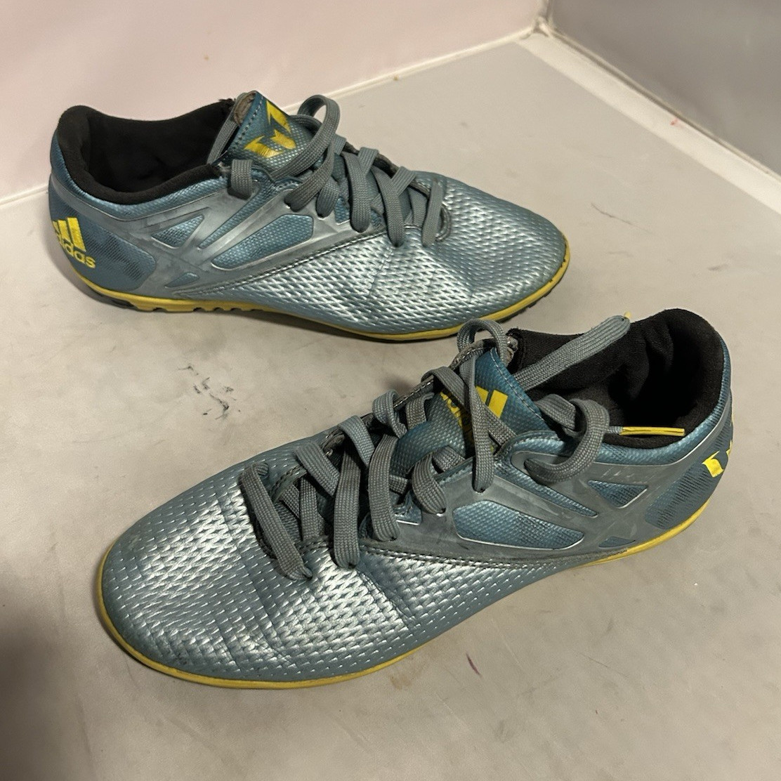 adidas Messi Men’s Low Top Lace-Up Turf Soccer Shoes Rubber Cleats size 7