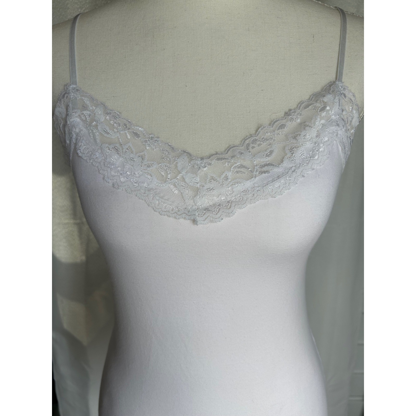 Charlotte Russe Y2K White Lace Trim Camisole Tank Top Adjustable Straps Size M