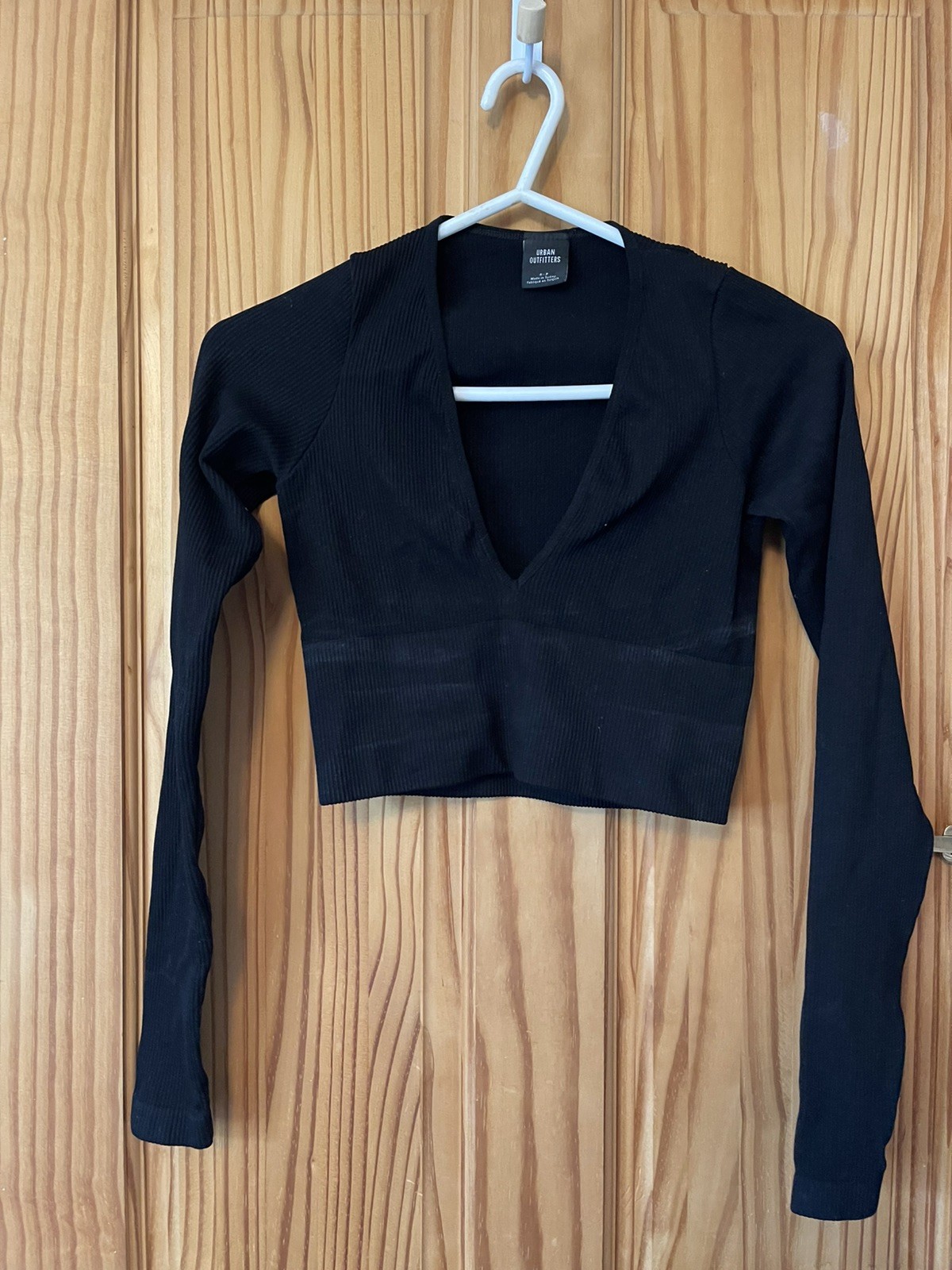 Urban Outfitters Black Ribbed Long Sleeve Crop Top Small V-Neck Stretch Josie