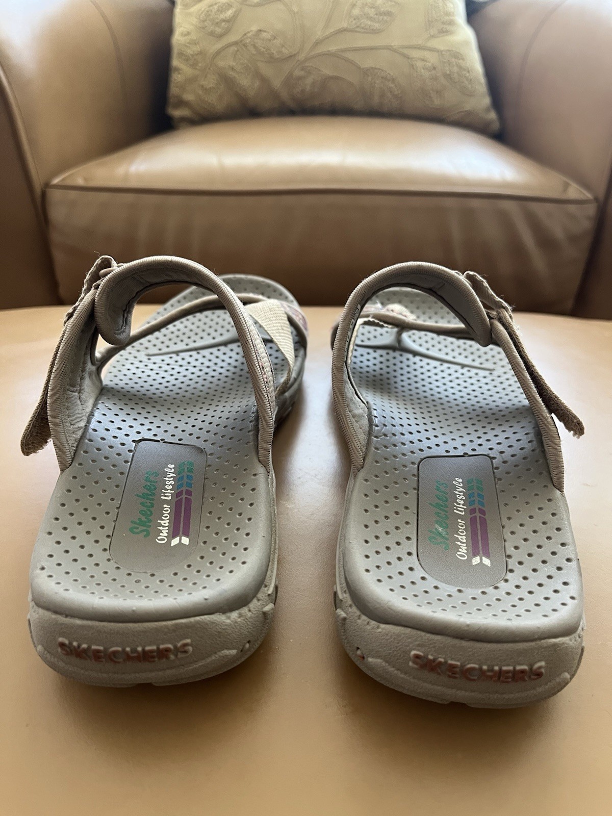 Skechers Reggae Mad Swag Thong Sandals Womens Sz 8.5 Taupe/Multi Outdoor Slip On