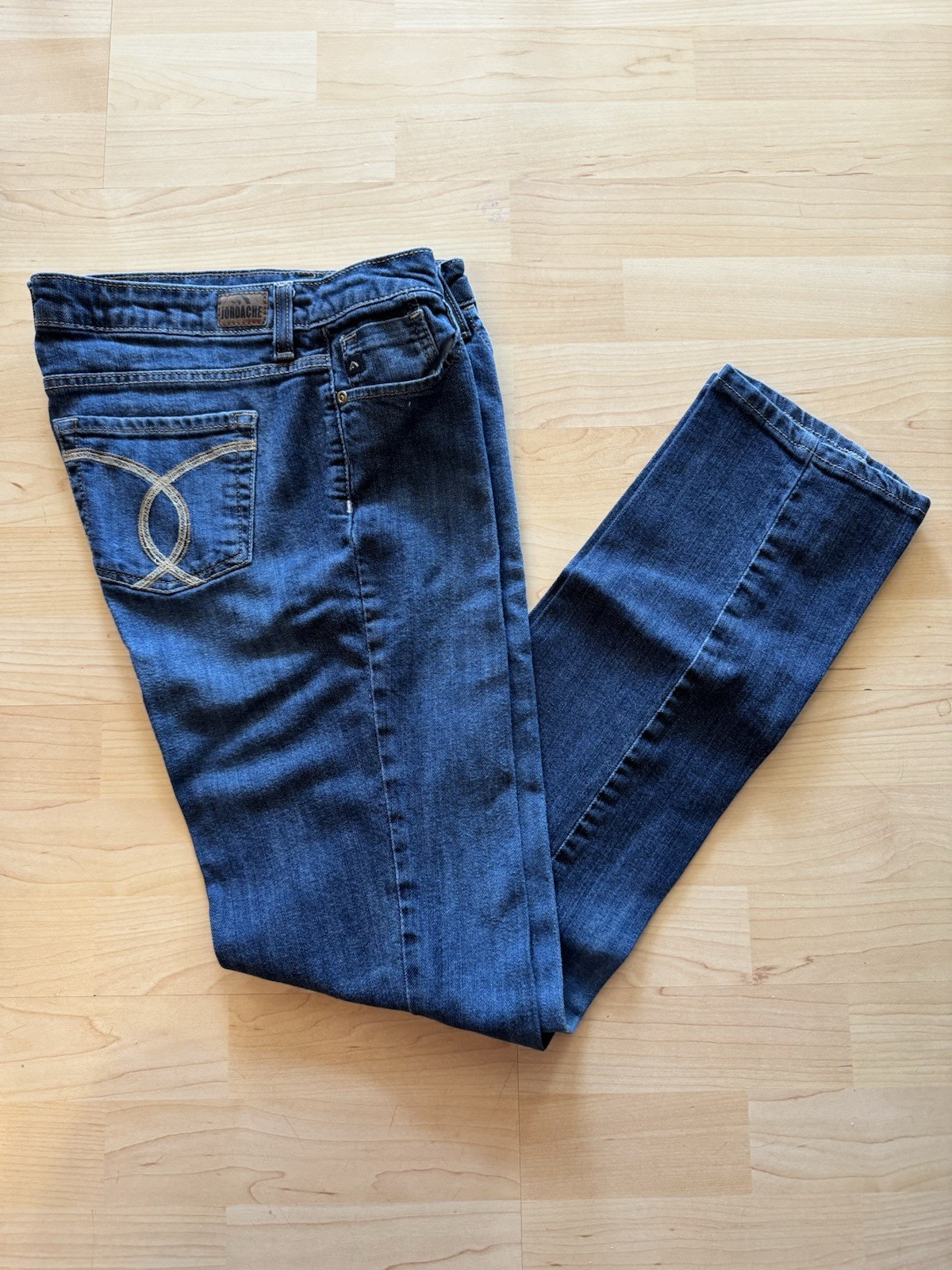 Jordache Women’s Straight Leg Medium Wash Blue Stretch Denim Jeans 5-Pocket