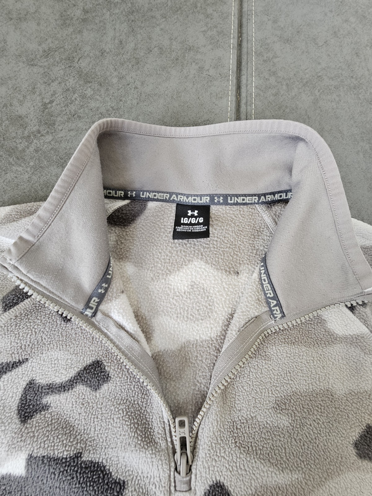 Under Armour Gray White Black Camo Fleece 1/4 Zip Mock Neck women’s Large