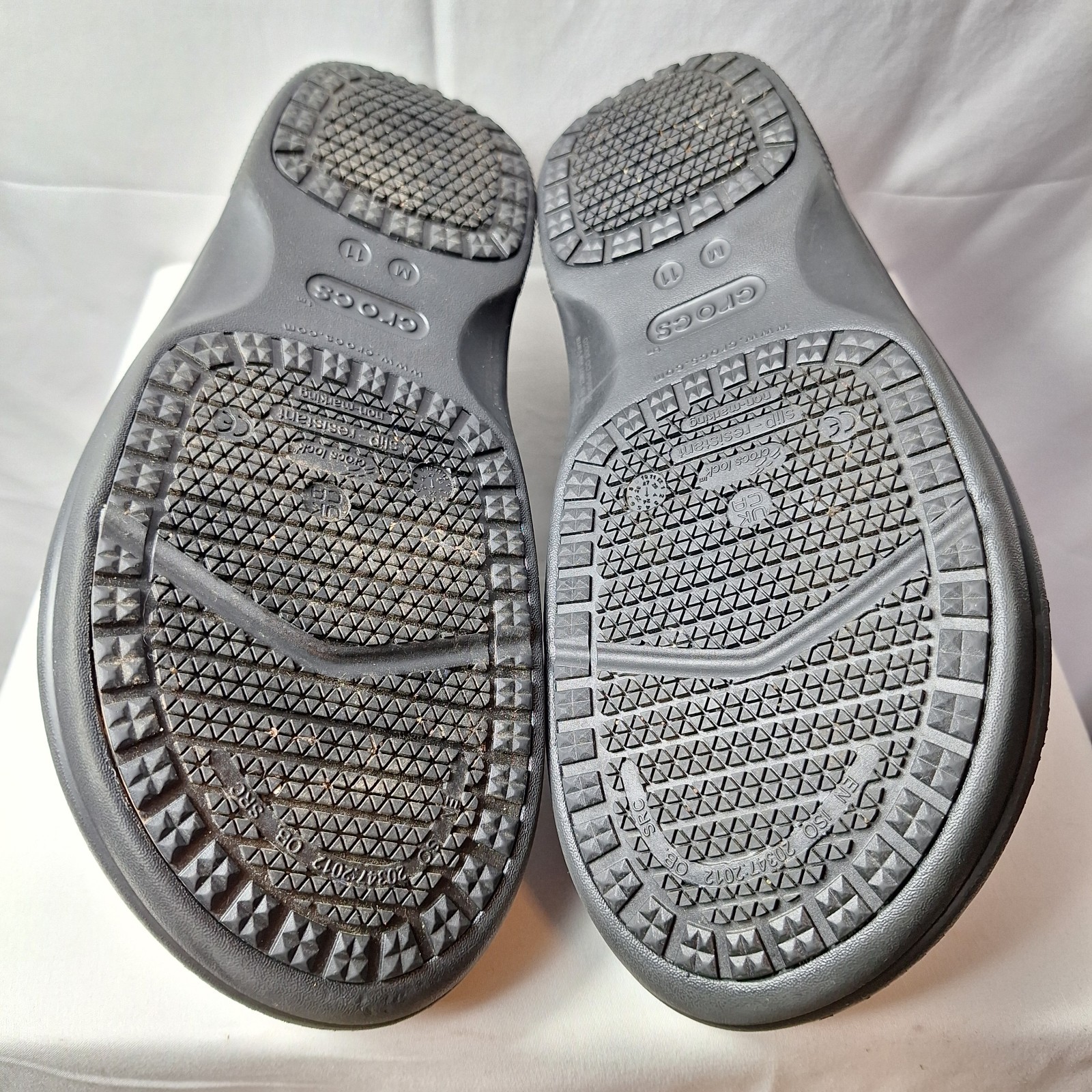 CROCS On-The-Clock Work Slip-On Sz Men/11 Women/13 Black Slip-Resist LiteRide