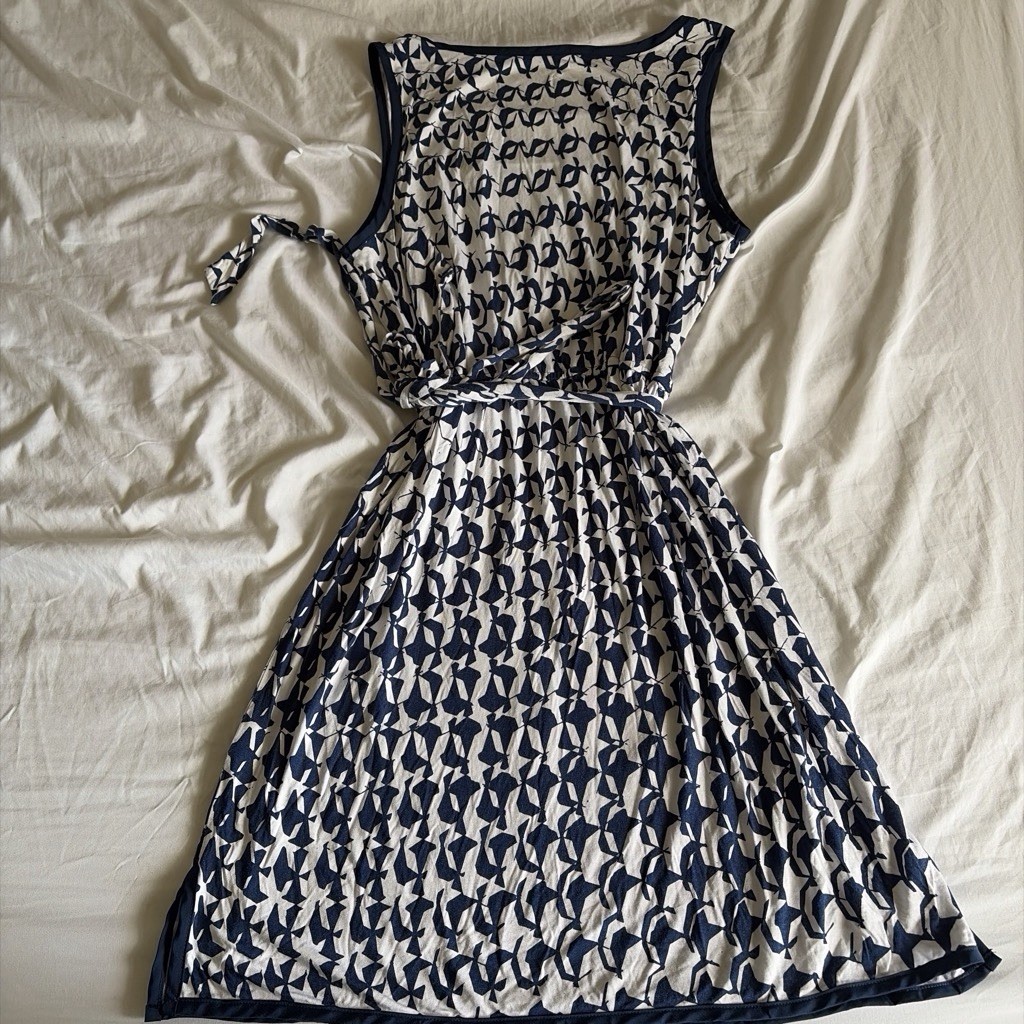 a.n.a Women’s XL Blue/White Bird Print Tie Waist Stretch Scoop Neck Dress