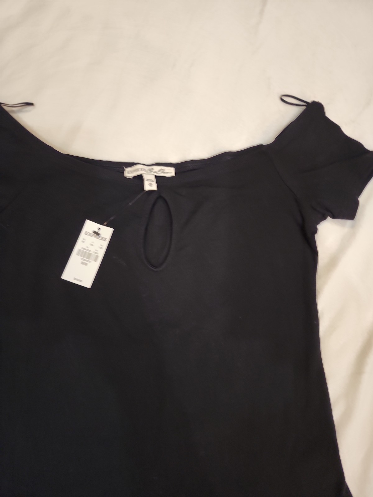 Express one Eleven Black M Siri Lanka RN 55285 95% Cotton 5% Spandex Cuello Boat