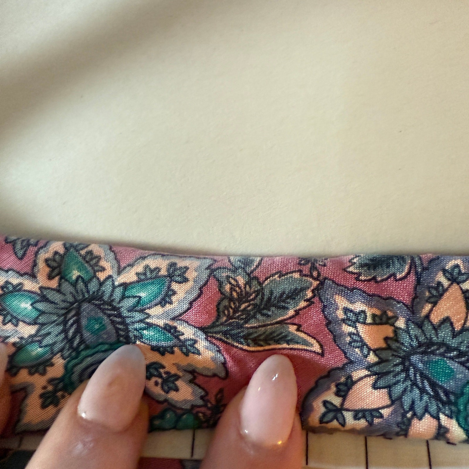 80s Vintage ROBERT TALBOTT for Newcastle Ltd. Mauve Floral Silk Tie 3.25 inches