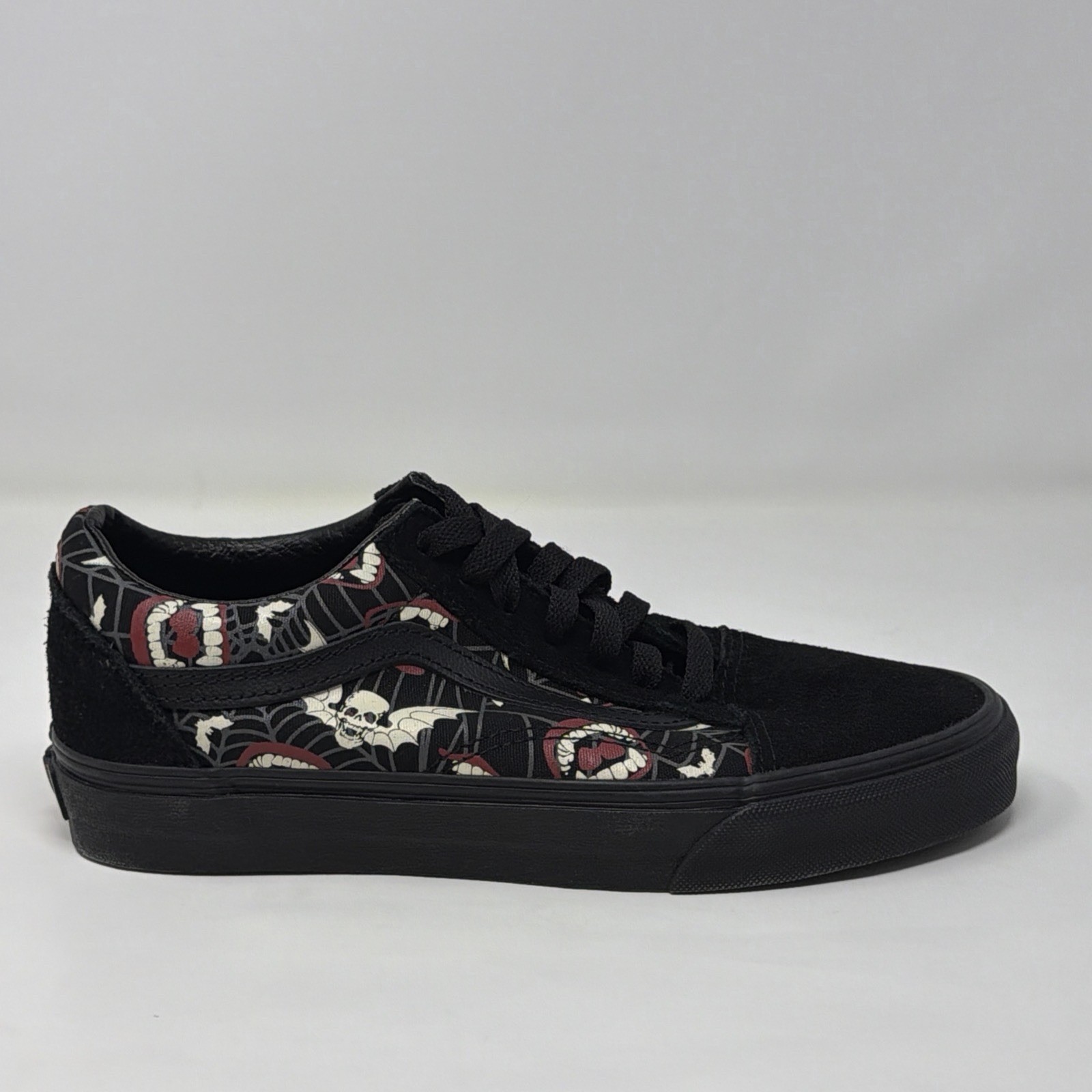 NWT Vans Old Skool Glow In The Dark Skull Vamp Men 6 Women 7.5 STORE MODEL