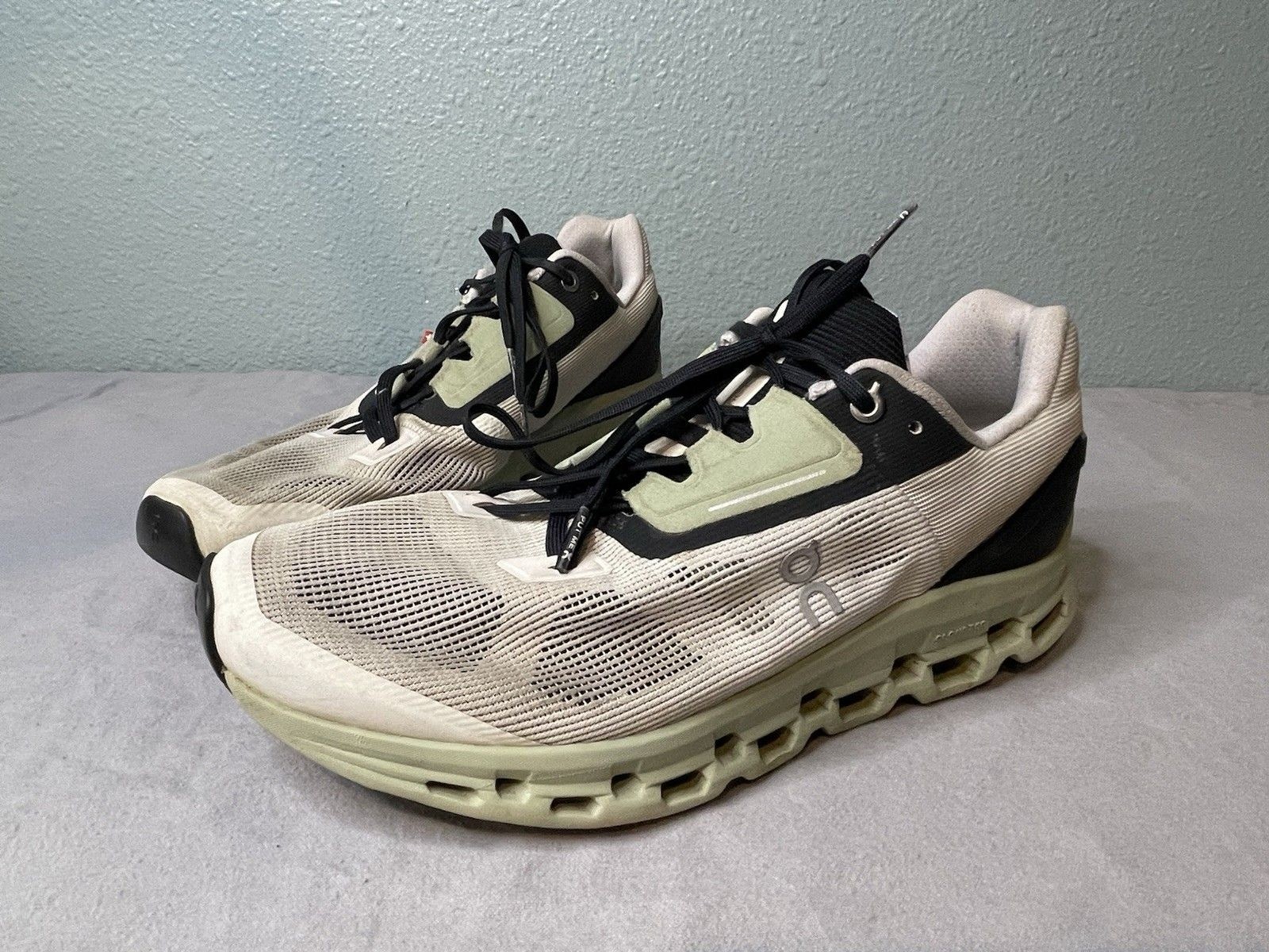 On Cloud Cloudstratus 2 Womens Sz 11 Running Shoes Sneakers Sage White 39.98997
