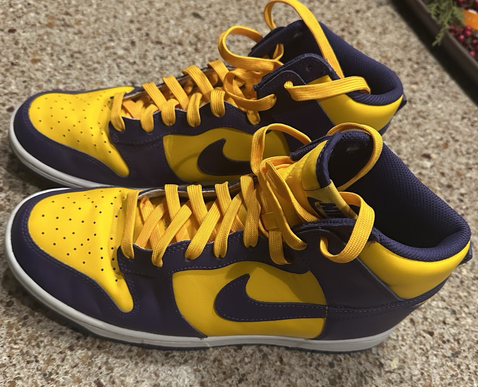 Nike Dunk High Lakers Purple Yellow Leather Men’s Basketball Sneakers size 9.5