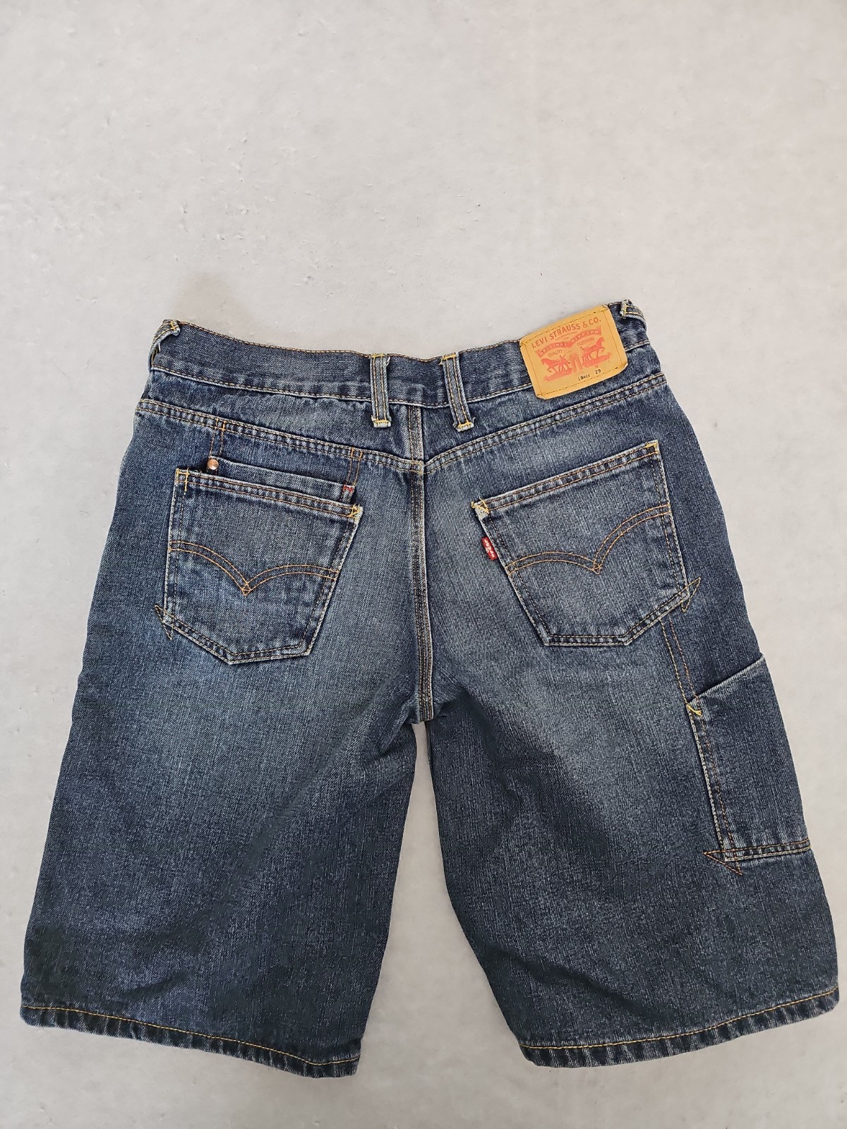 Levi’s Boys Zip Fly Button Closure Belt Loops Short 18 Reg Waist 29 Jeans Sports