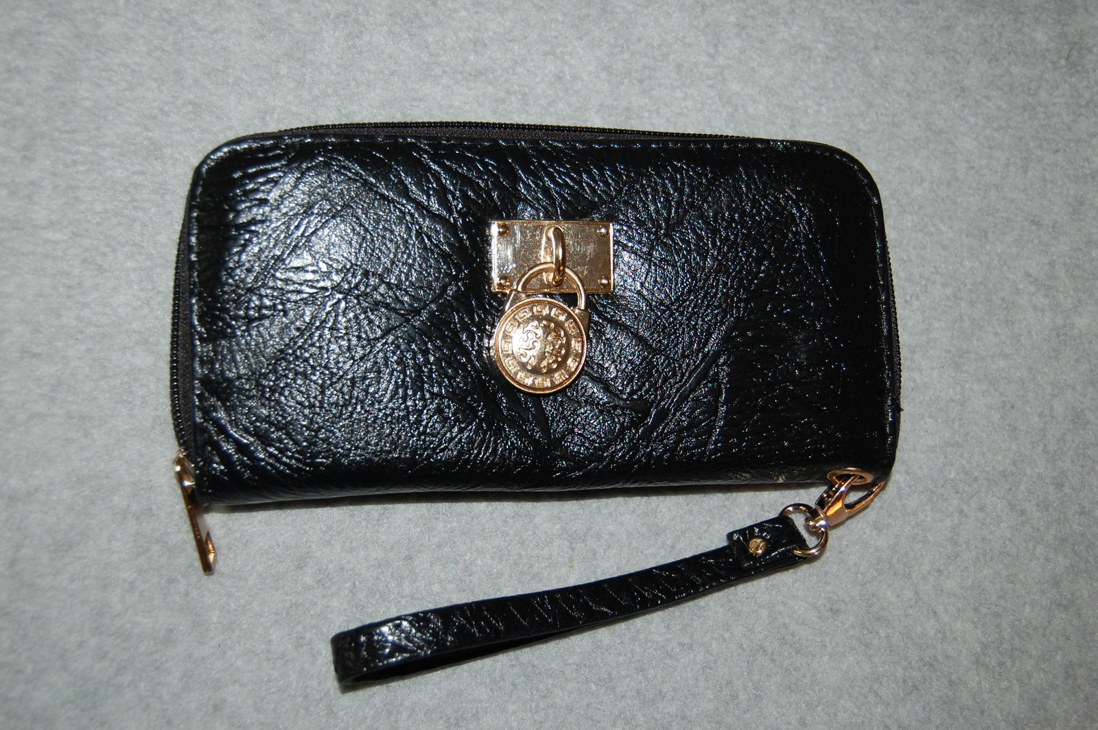 WRISTLET WALLET 7.5×4″ Purse BLACK TEXTURED Zip Close 8 CARD SLOTS Coin Pocket