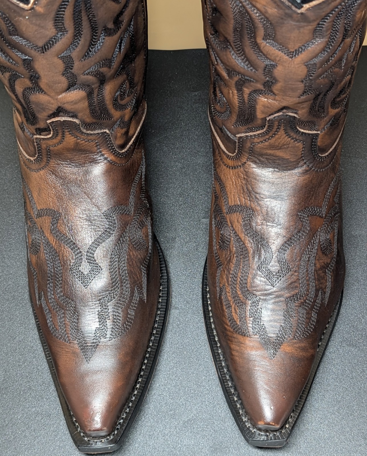 Laredo Men’s Boots Hawk Burnt Apple Leather Cowboy Boots 6862 Size 10 EW