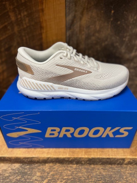 NIB Brooks 120414-135 Ariel GTS 24 Women’s Coconut Motion Control Shoe