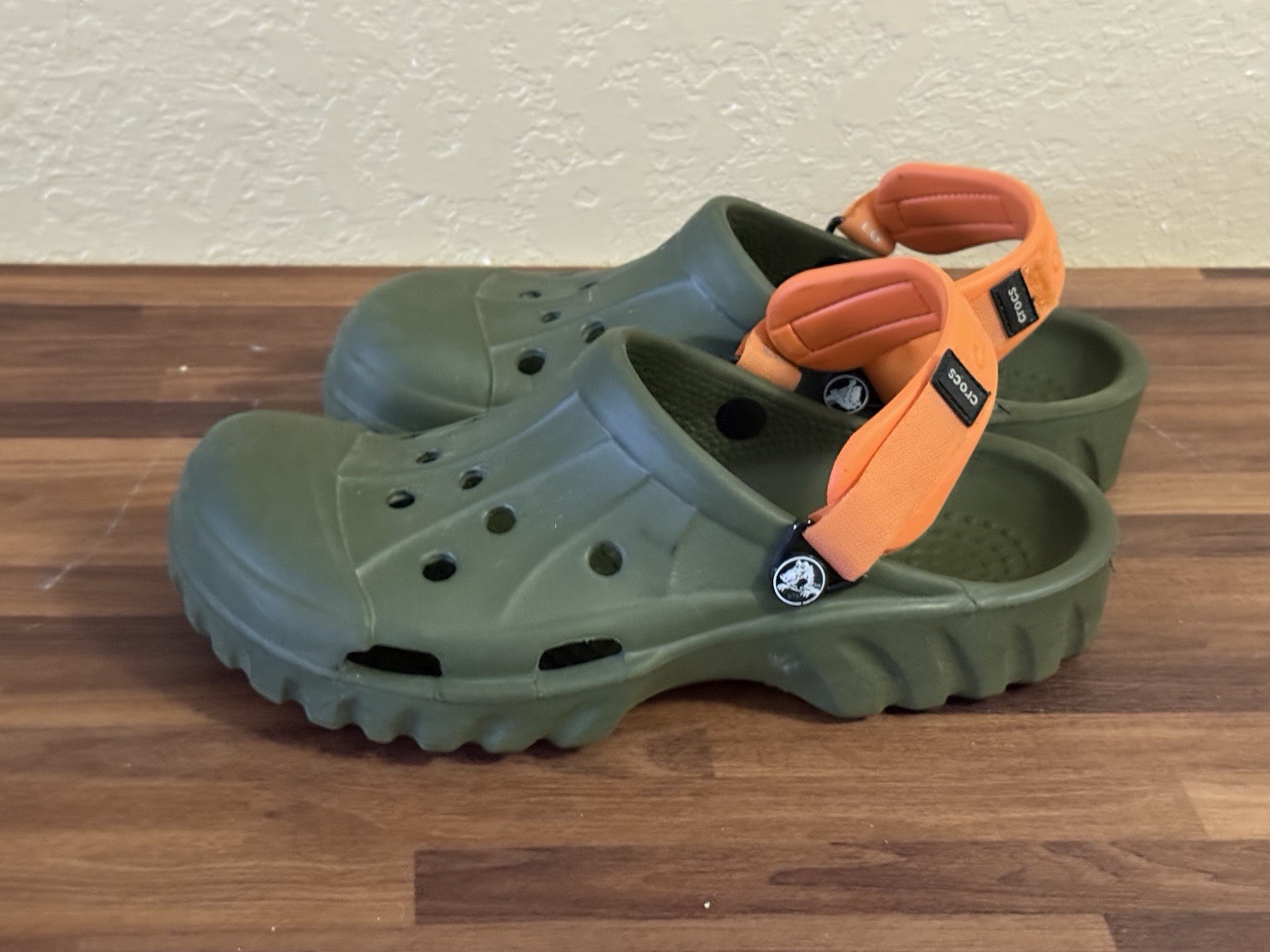 Crocs Off Road Sport Clog Green Men’s Size 7 Women’s 8