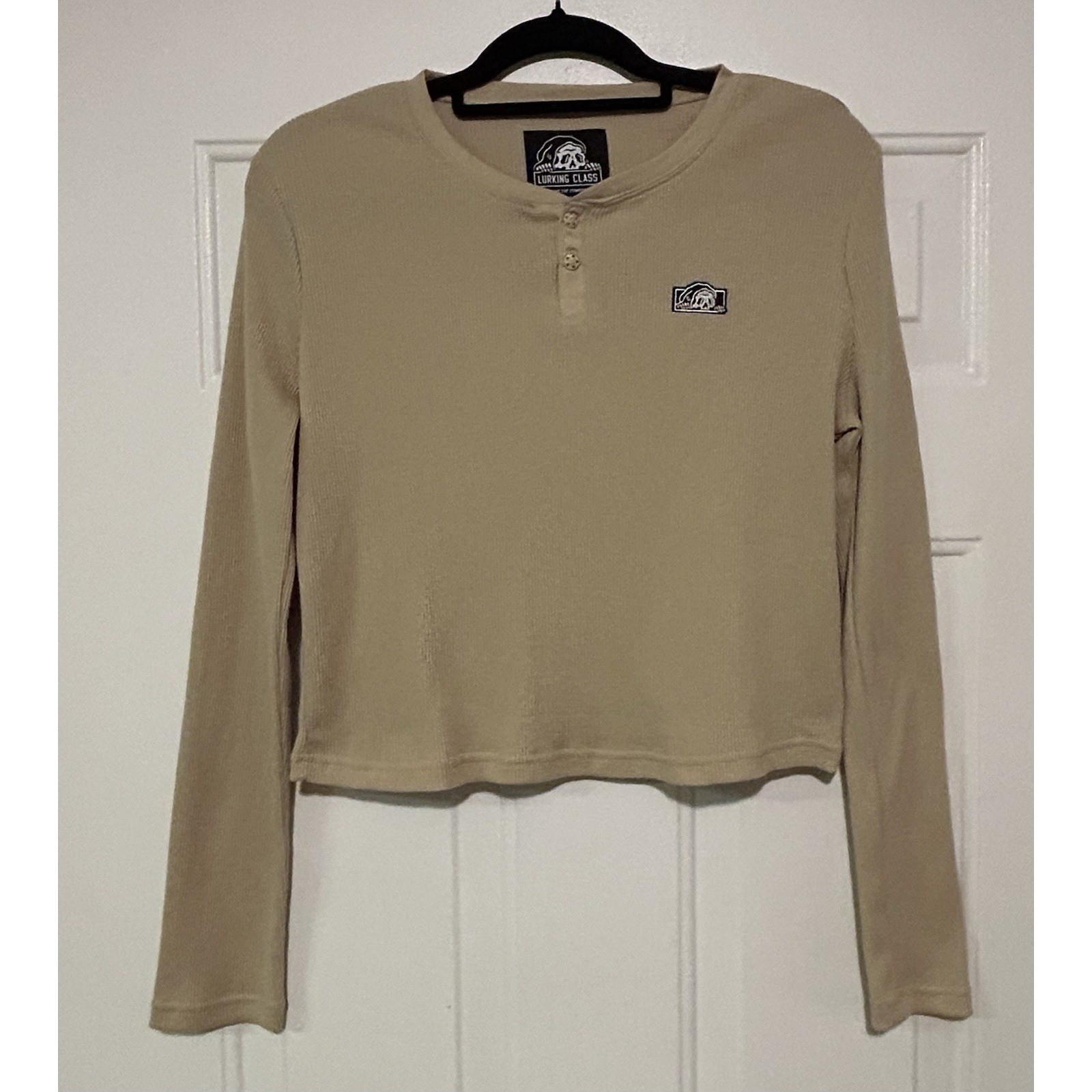 Lurking Class by Sketch XL Tank Old English Cream Thermal Long Sleeve Crop Top