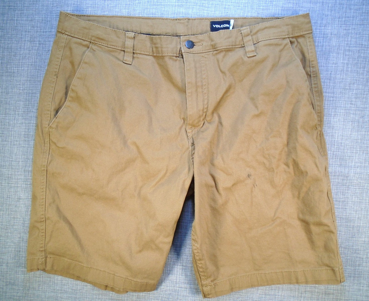 VOLCOM Shorts 38″ Waist Tan Brown 98% Cotton, 2% Elastane, 9″ Inseam