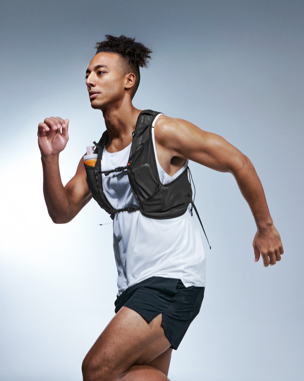 Spigen Dynamic Shield™ Running Vest Reflective Lightweight Multi-Pocket