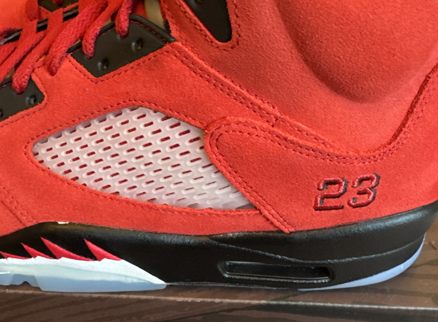 NEW IN BOX AIR JORDAN 5 RETRO RAGING BULL RED BASKETBALL SHOES DD0587-600 SZ 10