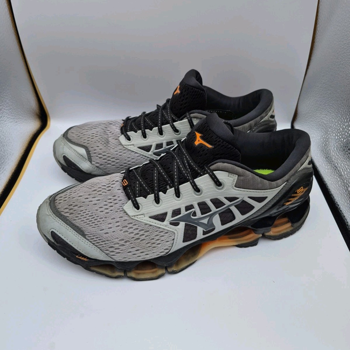 Mizuno Men’s Running Sneakers Grey/Black/Orange Lace Up Mesh US11 UK10