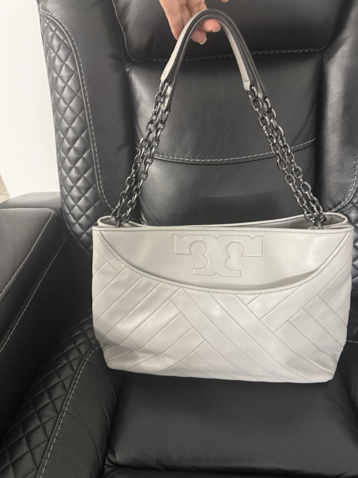 Tory Burch Gray Quilted Shoulder Bag Logo Pattern Silver Hardware Chain Zip