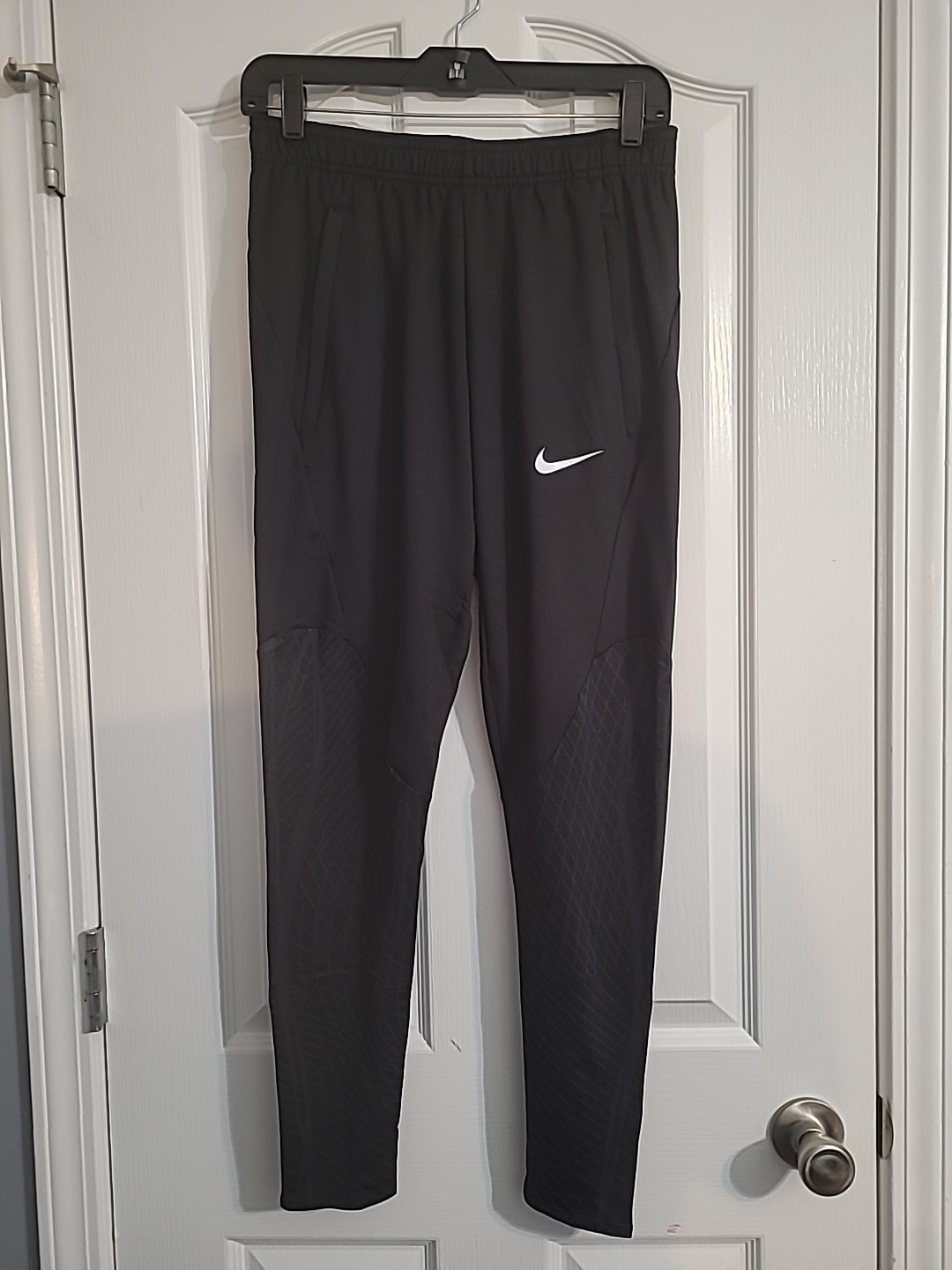 Nike Dri-FIT Strike Men’s Small Slim-Fit Black Training Soccer Pants DV9269-010