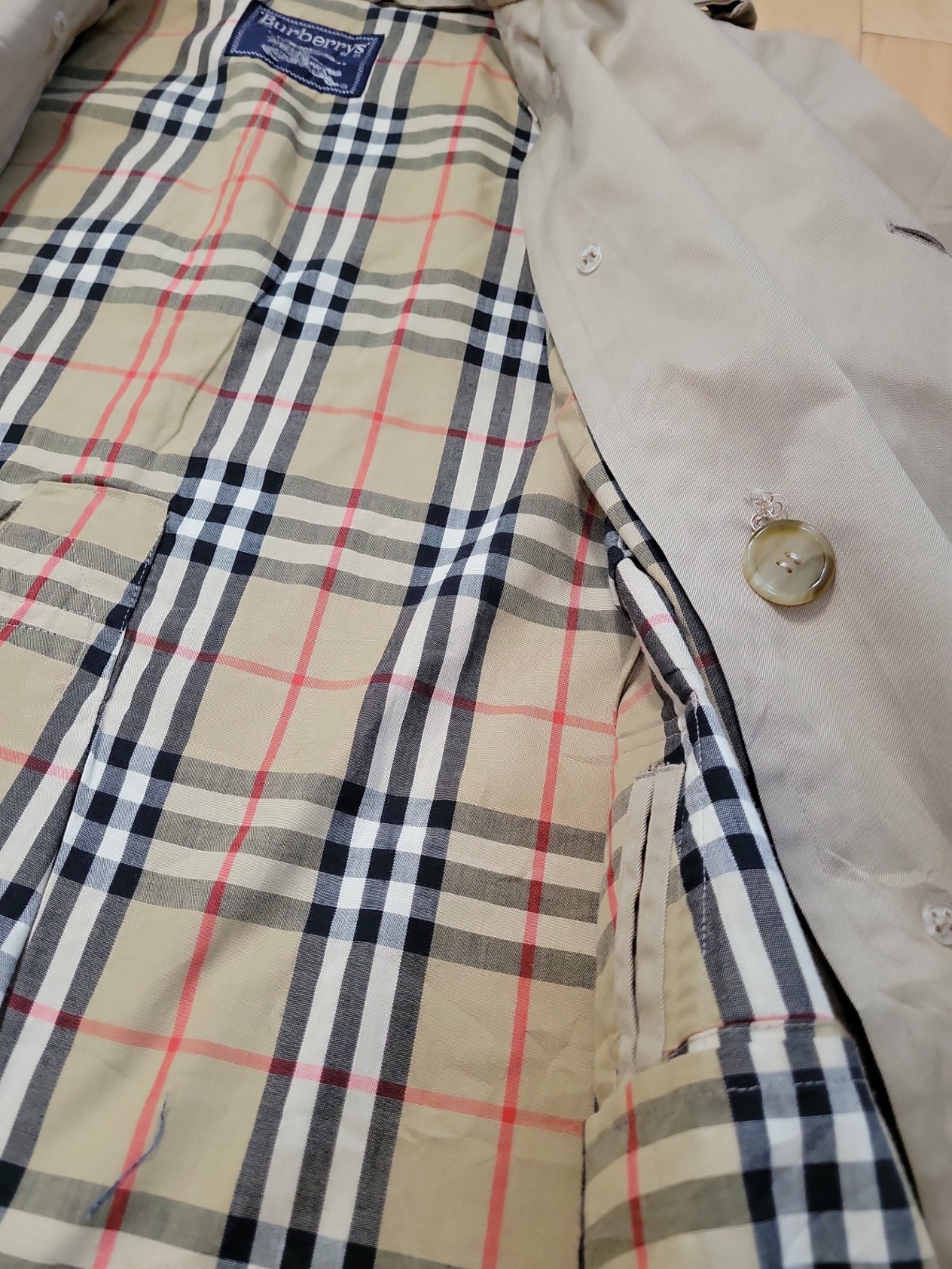 Vtg Burberry’s Trench Coat Nova Check Lined Made in England Mens 42S *flaw