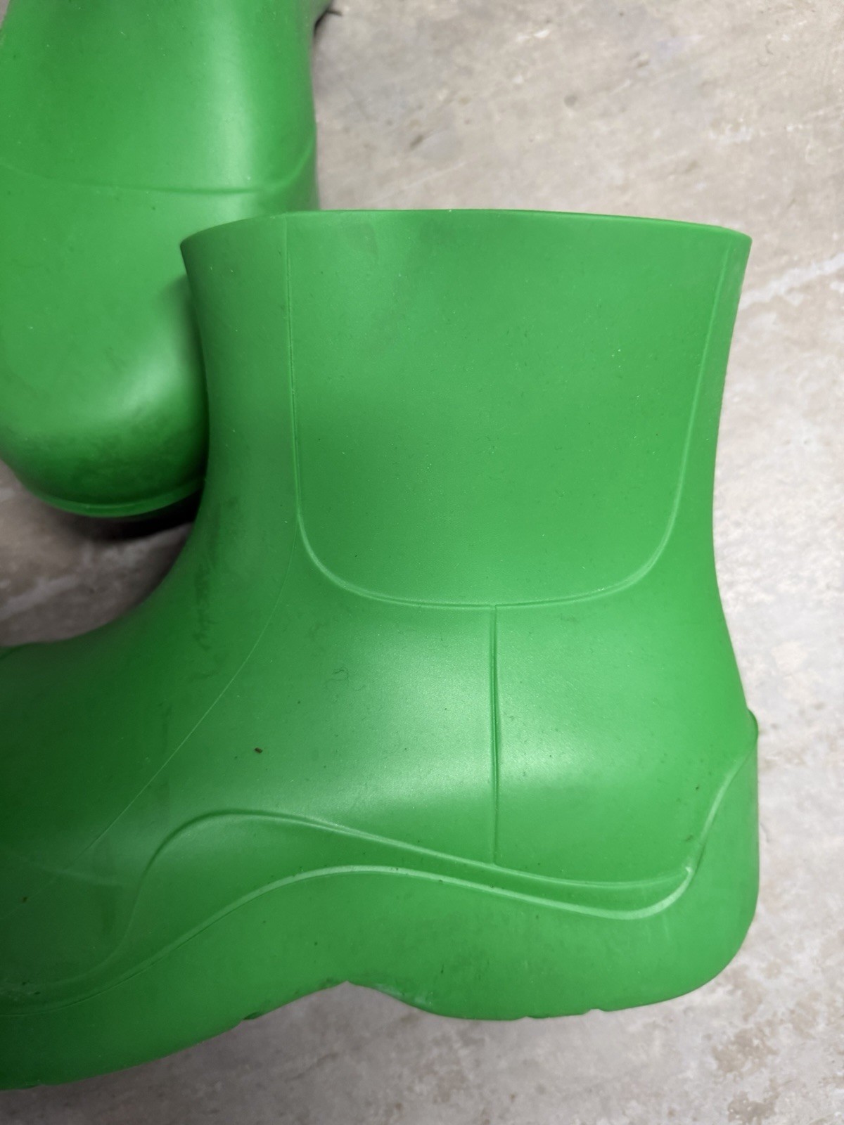 Bottega Venetia The Rubber Puddle Ankle Boot Green EU 43