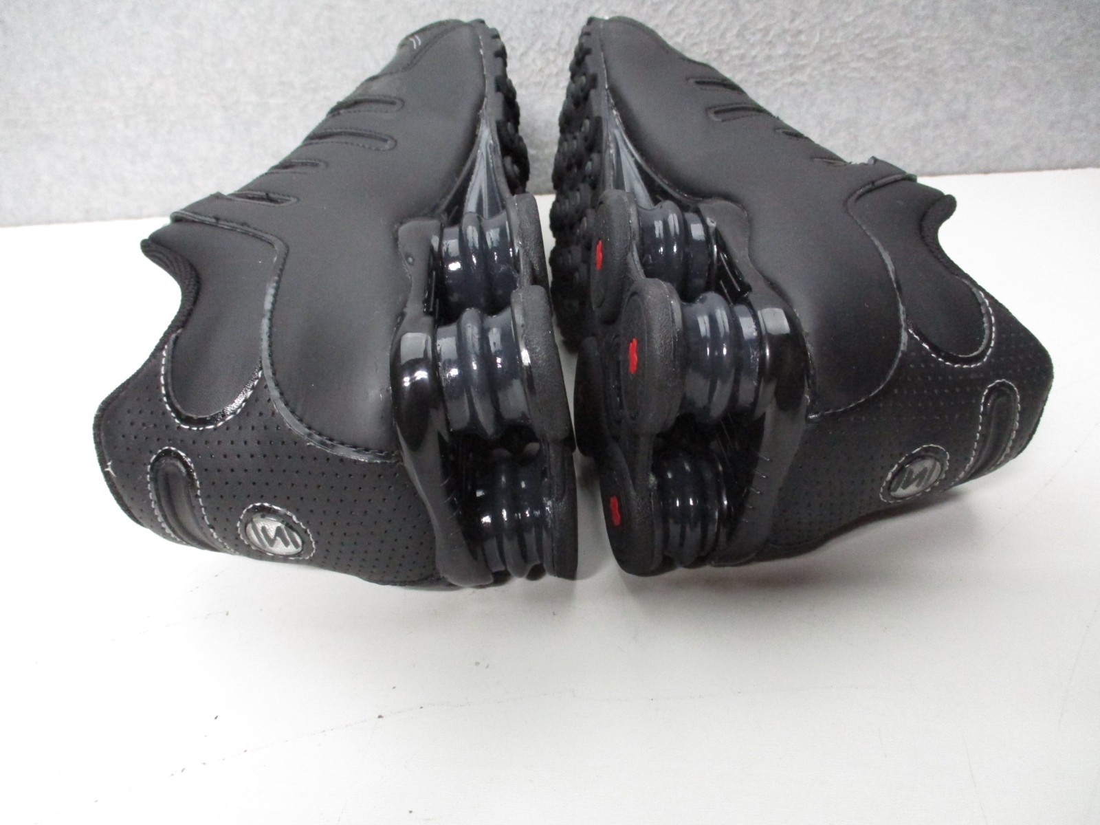 Nike Shox NZ Black Black Varsity Red Sneaker Shoes Mens Size 11
