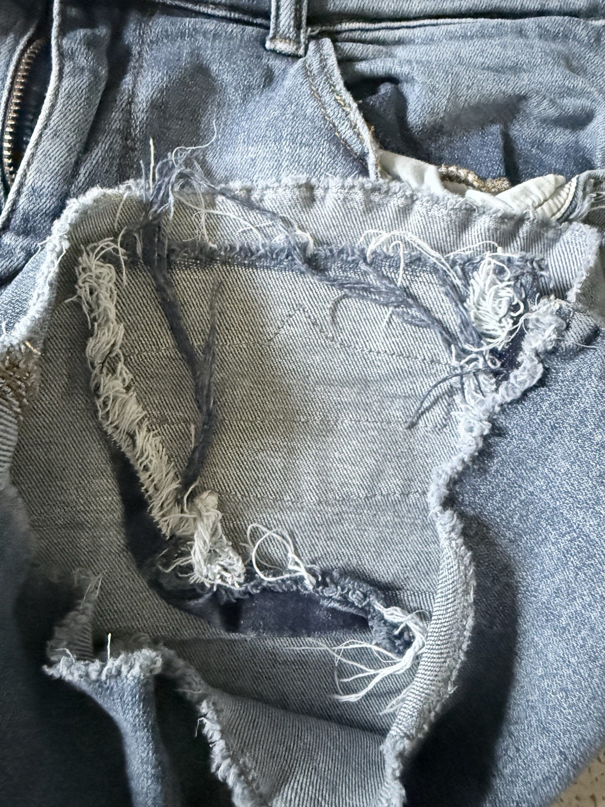 Judy Blue Los Angeles 1XL Light Wash Distressed Fringe Cut-Off Denim Shorts