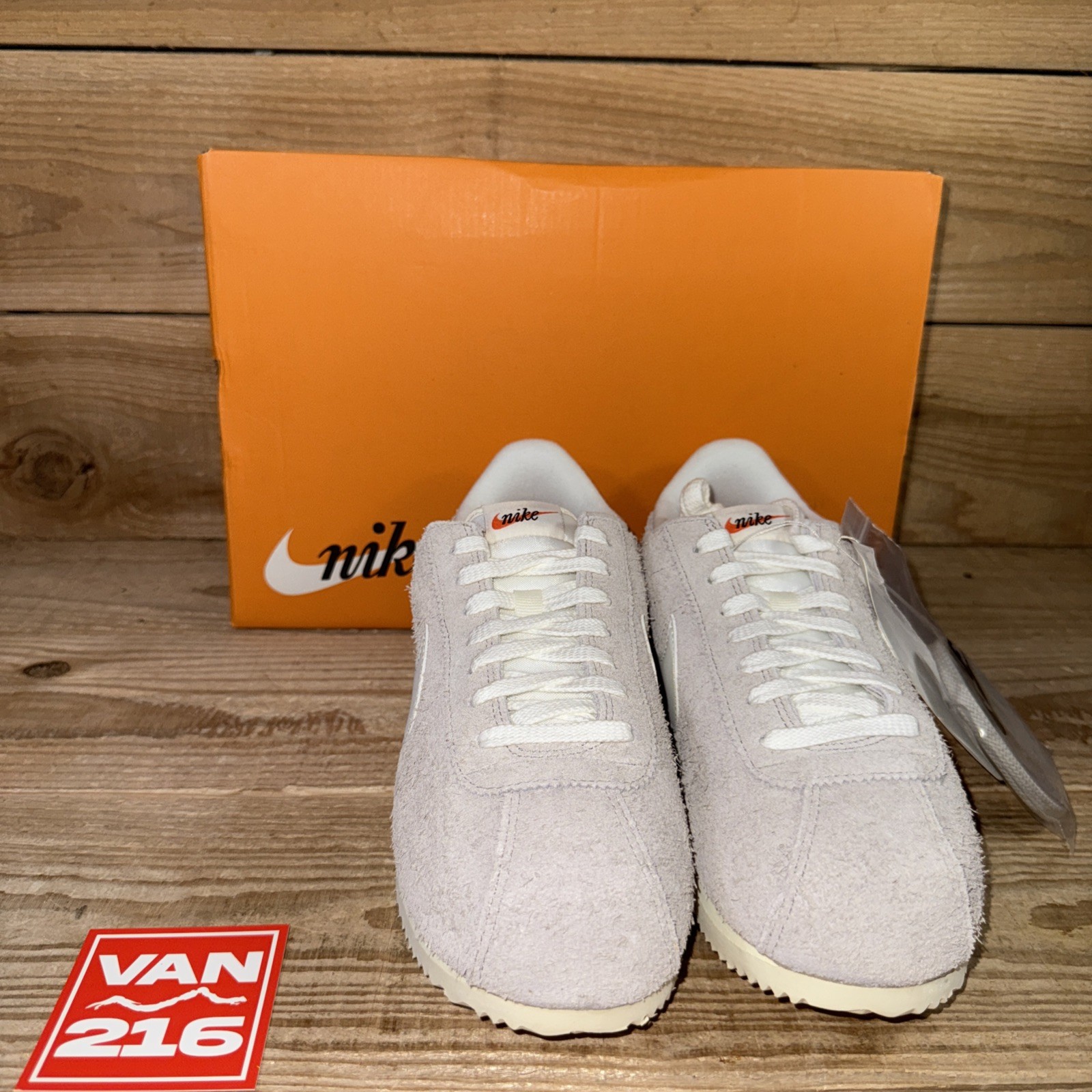 NEW Sz 9-11.5 Nike Cortez SE College Grey Team Red Athletic Shoes: HF3142-001